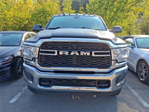 2022 RAM 2500 Tradesman Crew Cab 4x4 6'4' Box