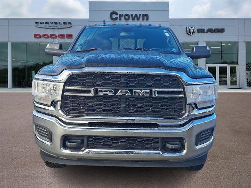 2022 RAM 2500 Tradesman Crew Cab 4x4 6'4' Box