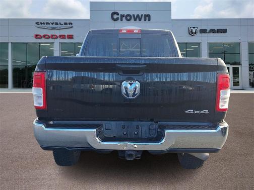 2022 RAM 2500 Tradesman Crew Cab 4x4 6'4' Box
