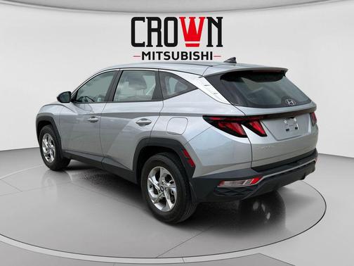 Shimmering Silver 2024 Hyundai TUCSON SE