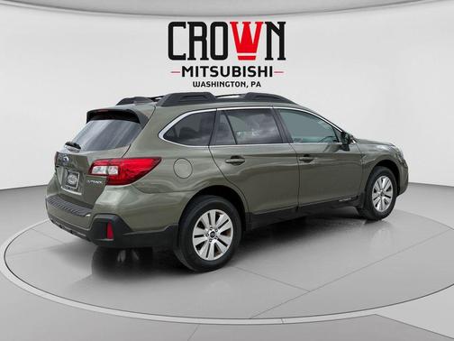 Wilderness Green Metallic 2019 Subaru Outback 2.5i Premium