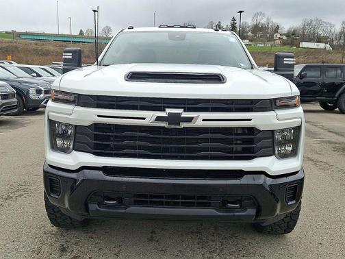 Summit White 2025 Chevrolet Silverado 2500 Custom