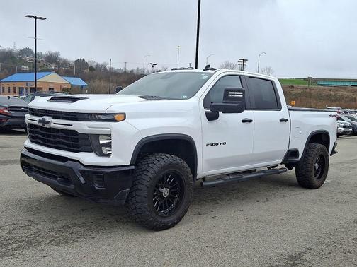 Summit White 2025 Chevrolet Silverado 2500 Custom