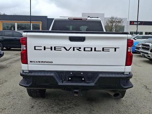 Summit White 2025 Chevrolet Silverado 2500 Custom