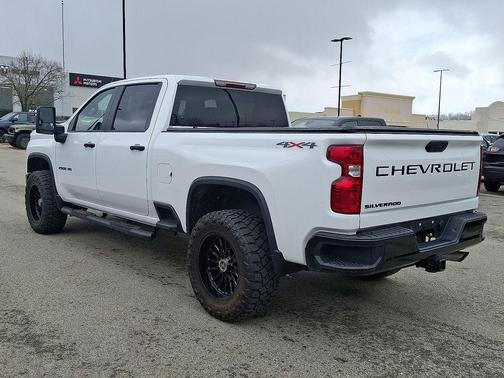 Summit White 2025 Chevrolet Silverado 2500 Custom