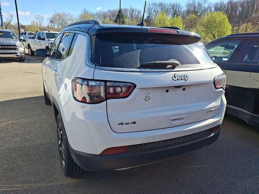 Bright White Clearcoat 2023 Jeep Compass Limited