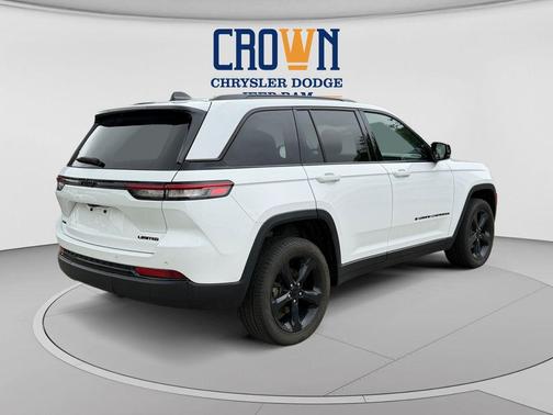 Bright White Clearcoat 2023 Jeep Grand Cherokee Limited