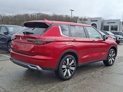 Red Diamond 2026 Mitsubishi Outlander SE S-AWC