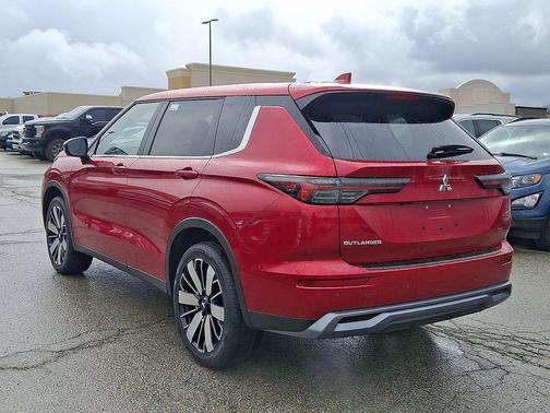 Red Diamond 2026 Mitsubishi Outlander SE S-AWC