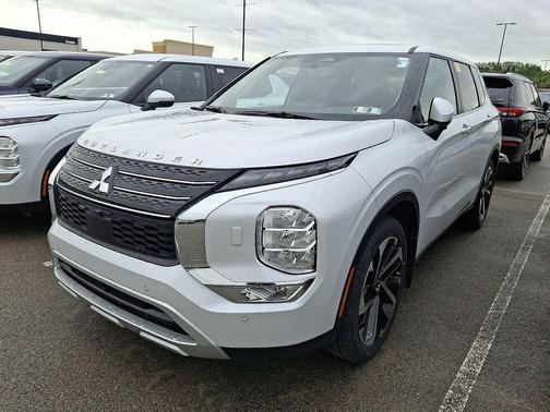 White Diamond 2024 Mitsubishi Outlander SE 2.5 S-AWC