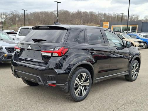 Labrador Black Pearl 2026 Mitsubishi Outlander Sport 2.0 ES