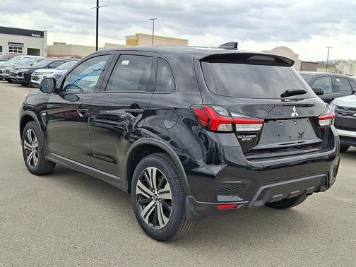 Labrador Black Pearl 2026 Mitsubishi Outlander Sport 2.0 ES