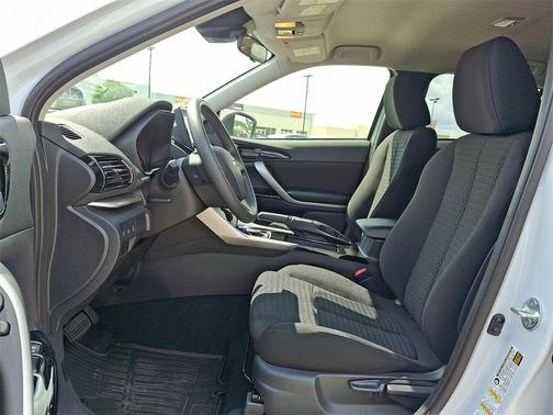 2025 Mitsubishi Eclipse Cross LE