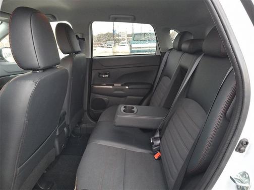 2026 Mitsubishi Outlander Sport SE