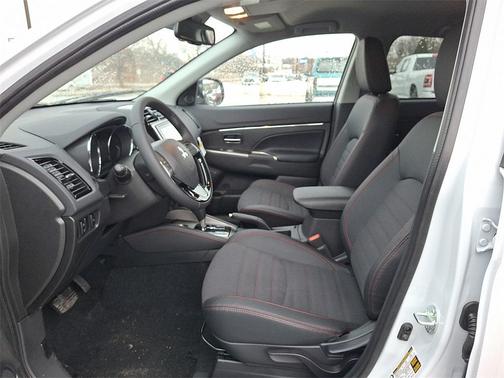 2026 Mitsubishi Outlander Sport SE