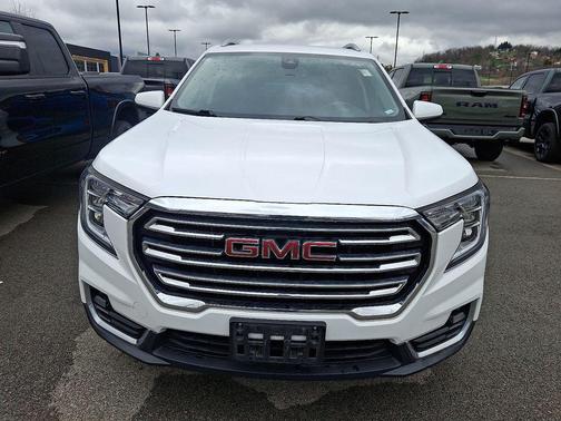 Summit White 2024 GMC Terrain SLT