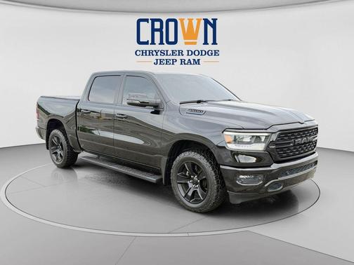 Diamond Black Crystal Pearlcoat 2023 RAM 1500 Big Horn/Lone Star