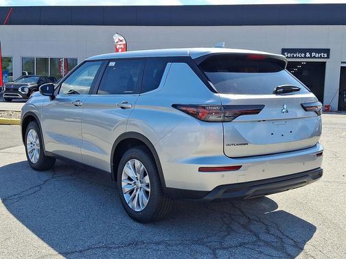 Alloy Silver Metallic 2026 Mitsubishi Outlander ES 1.5T S-AWC