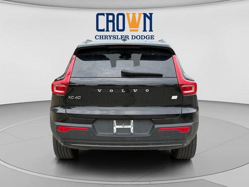 Black 2023 Volvo XC40 Recharge Pure Electric Twin Plus