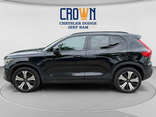 Black 2023 Volvo XC40 Recharge Pure Electric Twin Plus