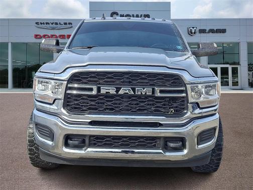 2022 RAM 2500 Tradesman Crew Cab 4x4 6'4' Box