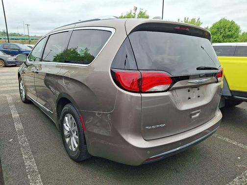 Molten Silver 2018 Chrysler Pacifica Touring-L