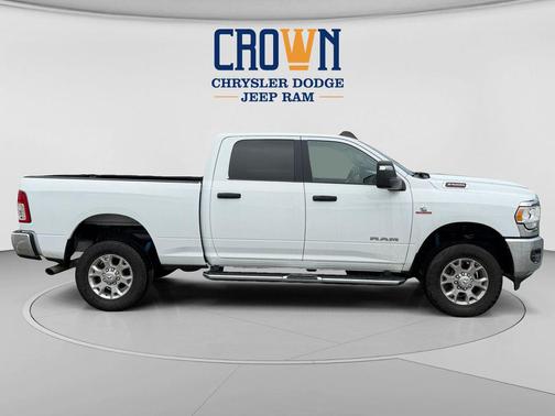 Bright White Clearcoat 2024 RAM 2500 Big Horn Crew Cab 4x4 6'4' Box