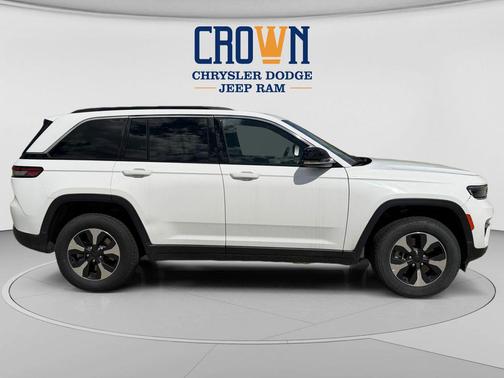 Bright White Clearcoat 2024 Jeep Grand Cherokee 4xe Base