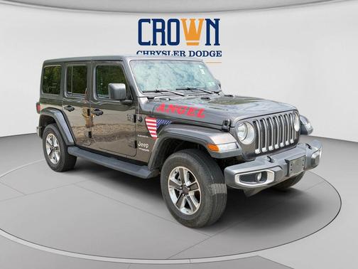 Granite Crystal Metallic Clearcoat 2020 Jeep Wrangler Unlimited Sahara