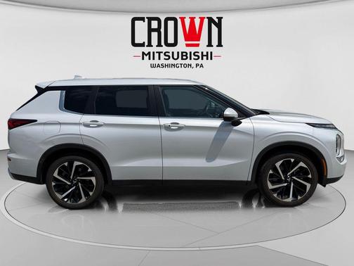 White Diamond 2024 Mitsubishi Outlander SE 2.5 S-AWC