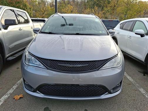 2020 Chrysler Pacifica Touring