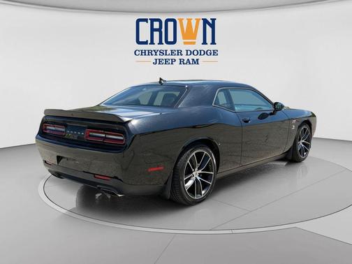 Pitch Black Clearcoat 2017 Dodge Challenger R/T Scat Pack