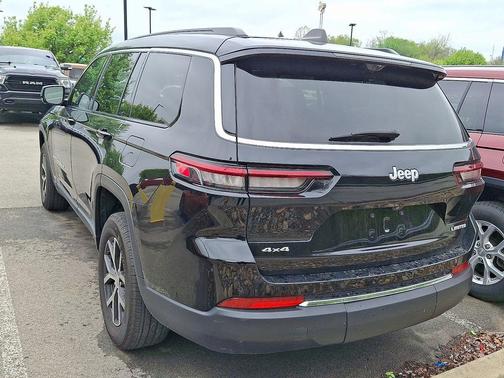 Diamond Black Crystal Pearlcoat 2024 Jeep Grand Cherokee L Limited
