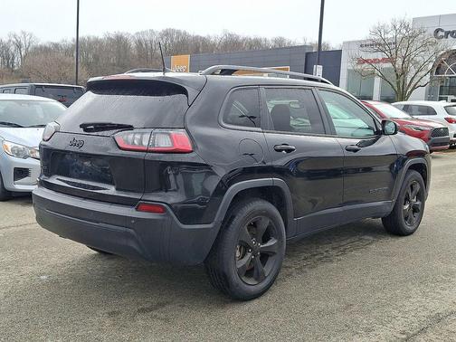 Diamond Black Crystal Pearlcoat 2021 Jeep Cherokee Altitude