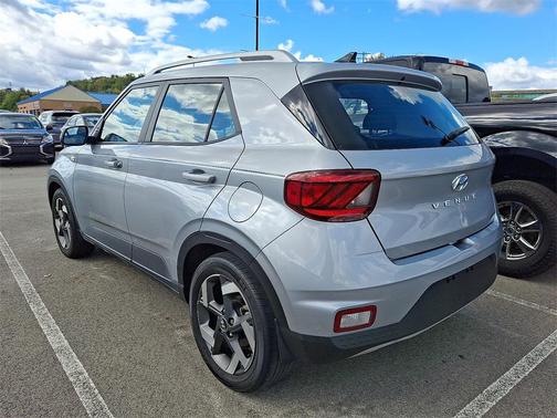 2021 Hyundai VENUE SEL