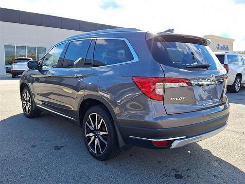2019 Honda Pilot Touring 8-Passenger