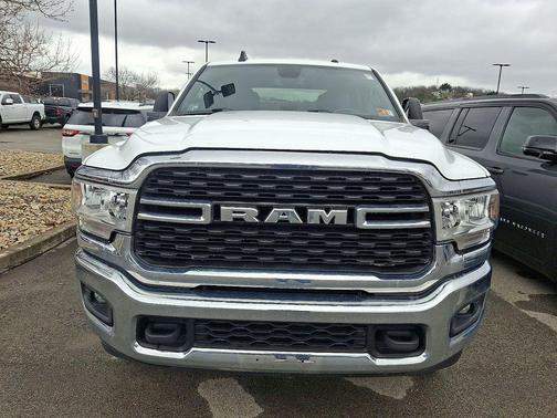 Bright White Clearcoat 2024 RAM 3500 Big Horn Crew Cab 4x4 8' Box