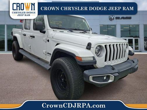 Bright White Clearcoat 2021 Jeep Gladiator Overland