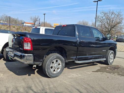 Diamond Black Crystal Pearlcoat 2024 RAM 2500 Big Horn Crew Cab 4x4 6'4' Box
