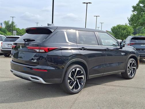 2025 Mitsubishi Outlander PHEV SE S-AWC