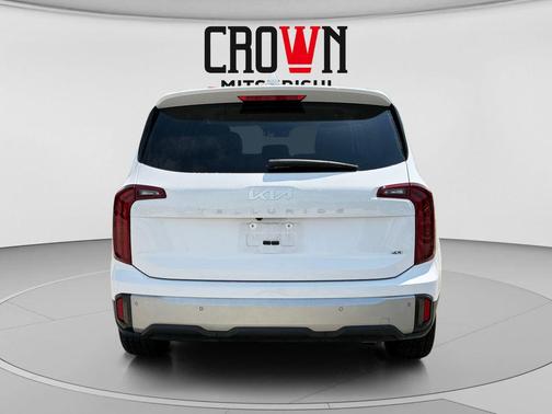 Glacial White Pearl 2024 Kia Telluride LX