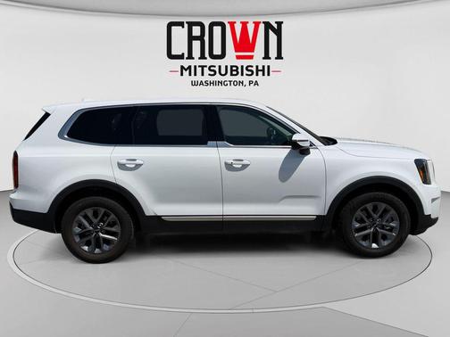 Glacial White Pearl 2024 Kia Telluride LX