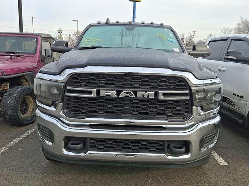 2022 RAM 2500 Tradesman Crew Cab 4x4 6'4' Box