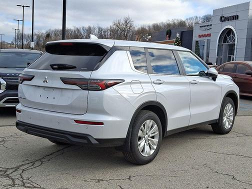 2026 Mitsubishi Outlander ES 1.5T S-AWC