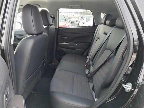 2026 Mitsubishi Outlander Sport SE