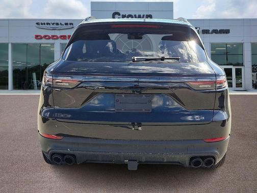 2022 Porsche Cayenne Platinum Edition