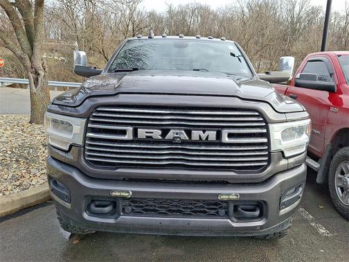 2019 RAM 3500 Laramie Crew Cab 4x4 8' Box