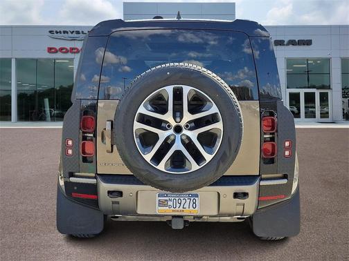 2024 Land Rover Defender 110 P400 X-Dynamic SE