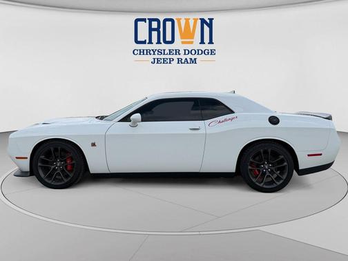 White Knuckle Clearcoat 2022 Dodge Challenger R/T Scat Pack
