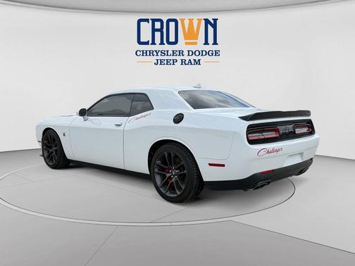 White Knuckle Clearcoat 2022 Dodge Challenger R/T Scat Pack